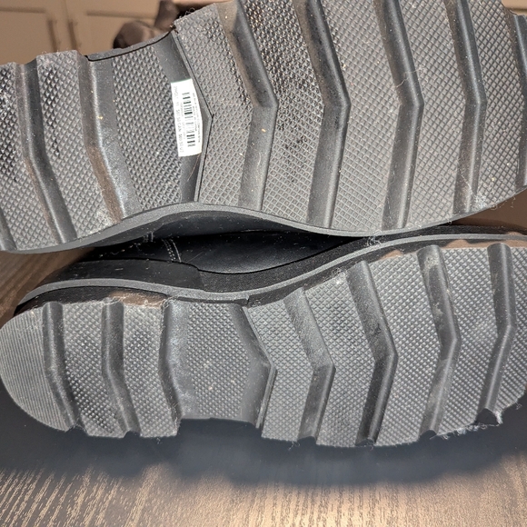 Torrid Black Cold Weather Bootie, size 11WW - Picture 11 of 12